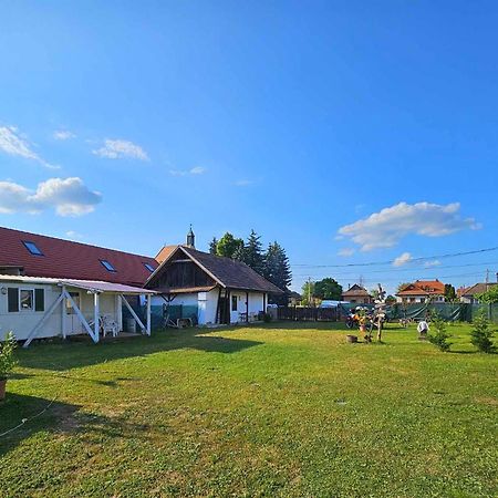Апартаменти Ket Kerek Vendeghaz Patvarc Номер фото